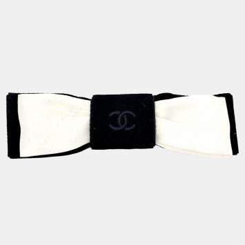 Pre Owned Chanel Ribbon Black White Hairpin