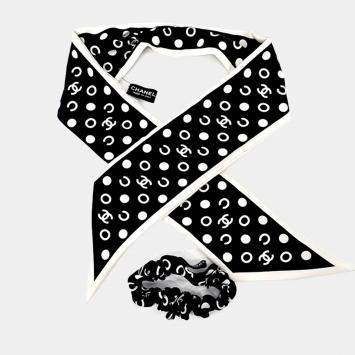 Pre Owned رباط شعر وشريط عنق شانيل حرير متعدد الألوان