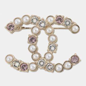 Pre Owned Chanel Faux Pearl Cc Logo Brooch White Metal Faux Pearl Rhinestone