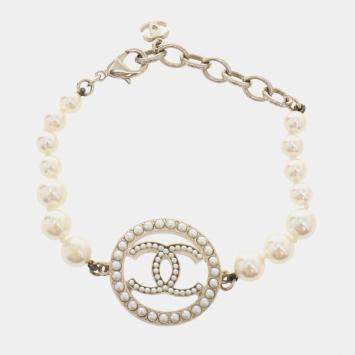Pre Owned Chanel 19V CC Pearl Bracelet
