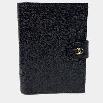 Pre Owned Chanel Caviar Classic Passport Wallet