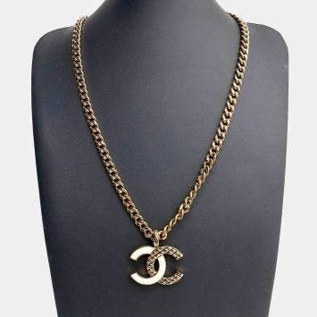 Pre Owned Chanel Logo Gold Tone Necklace