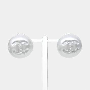 مملوكة مسبقًا Chanel CC ball Stud Earrings ABE984