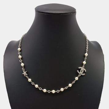 Pre Owned Chanel Silver Tone Pearl Necklace