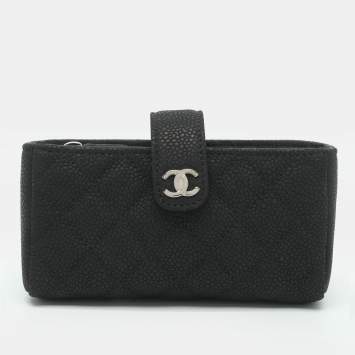 Pre Owned Chanel CC Black Quilted Leather Phone Pouch