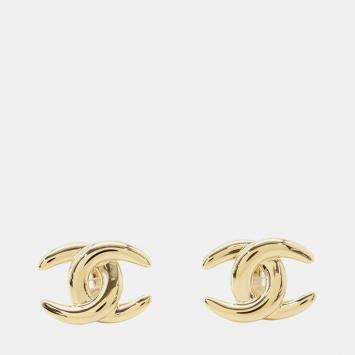 مملوكة مسبقًا Chanel CC Logo Gold Plated Metal Women's Clip-On Earrings