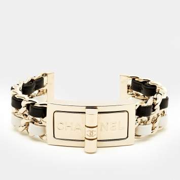 مملوكة مسبقًا Chanel CC Leather Gold Tone Bracelet M