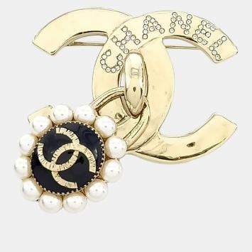 Pre Owned Chanel CC Pearl Gold Brooch