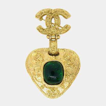 Pre Owned Chanel Vintage 94A Interlocking CC Green Gripoix Glass Heart Gold Plated Brooch