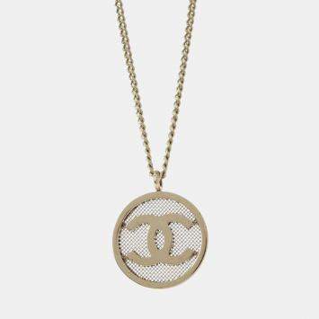 Pre Owned Chanel Medallion B17A 168126 Gold Tone Necklace