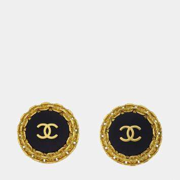 مملوكة مسبقًا Chanel 94P Interlocking CC Chain Link Border Gilt Resin Clip -On Earrings