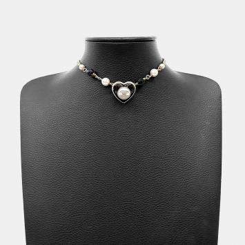 Pre Owned Chanel Pearl-Embellished Heart Choker Necklace