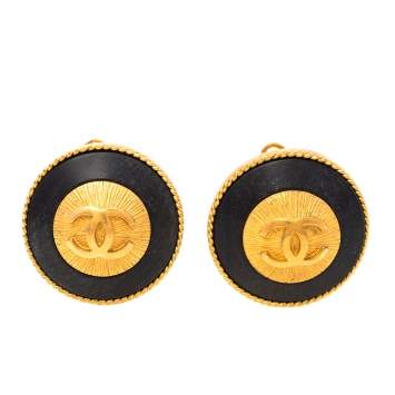 Pre Owned Chanel Vintage Gold Tone CC Round Clip-On Earrings