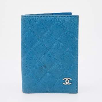 Pre Owned Chanel Blue Quilted Caviar Leather CC Passport Holder