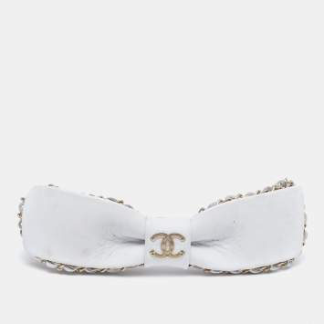 Pre Owned Chanel White Leather & Gold Tone Chain Detail Hair Clip
