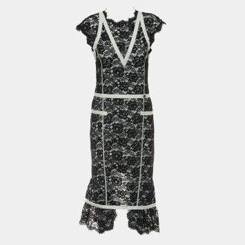 Pre Owned Chanel CC Waist Sleeveless Lace Dres