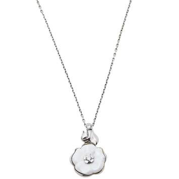 Pre Owned Chanel Camelia Ceramic Diamond 18k White Gold Flower Pendant Necklace