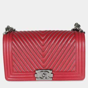 Pre Owned Chanel Burgundy Chevron Calfskin Chain Medium Boy Shoulder Bag