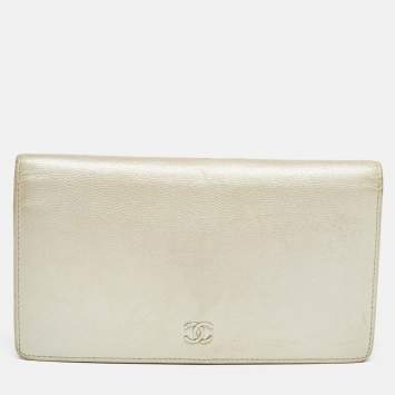 Pre Owned Chanel Pearl White Caviar Leather CC L Yen Continental Wallet