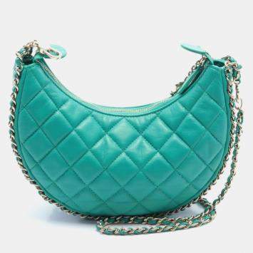 Pre Owned Chanel Green Leather Matelasse Shoulder Bag