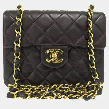 Pre Owned Chanel Matelasse Lambskin Leather Black Shoulder Bag