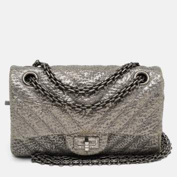 Pre Owned Chanel Metallic Grey Chevron Leather 224 Reissue 2.55 Flap Bag