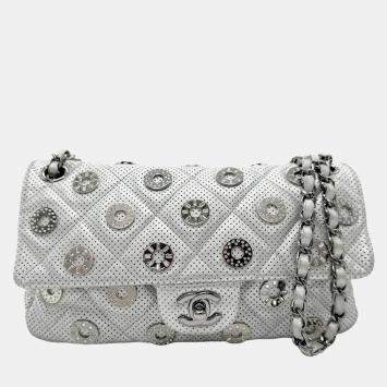 مملوكة مسبقًا Chanel Silver Leather Perforated Chain Shoulder Bag