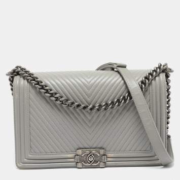 Pre Owned Chanel Grey Chevron Quilted Leather New Medium Boy Bag