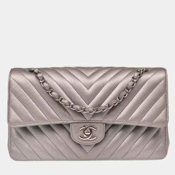 Pre Owned Chanel Silver Calfskin Chevron Medium Classic Double Flap Shoulder Bag