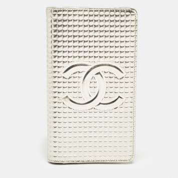 Pre Owned Chanel Gold Choco Bar Quilted Leather Address Book Wallet