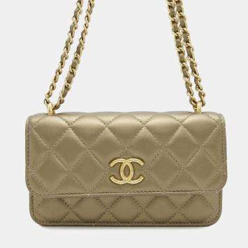 مملوكة مسبقًا Chanel Gold Lambskin Phone Case Shoulder Bag