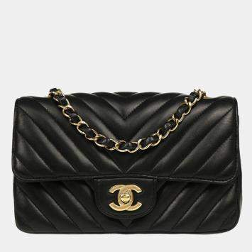 Pre Owned Chanel Black Lambskin Chevron Flap Shoulder Bag 