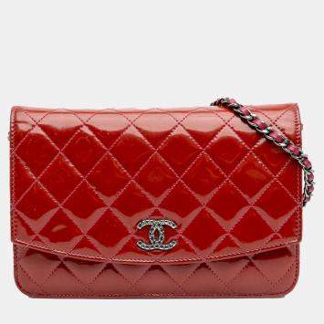 Pre Owned Chanel Red Quilted Patent Brilliant Wallet On Chain