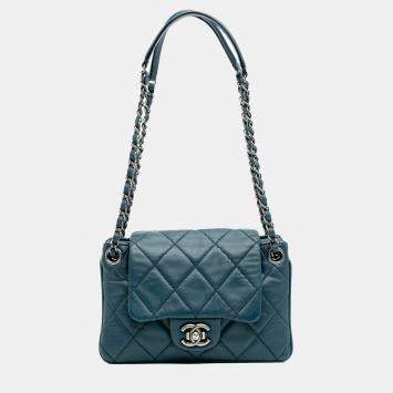 Pre Owned Chanel Blue Quilted Lambskin Accordion Flap