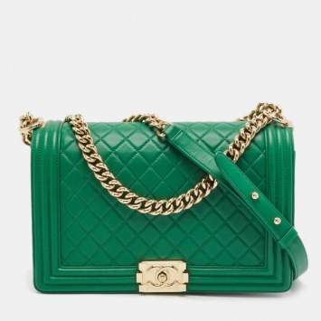 مملوكة مسبقًا Chanel Green Quilted Leather New Medium Boy Flap Bag