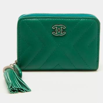 Pre Owned Chanel Green Quilted Leather Tassel Coin Zip Wallet