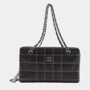 Pre Owned Chanel Black Lambskin Square Stitched Shoulder Bag 