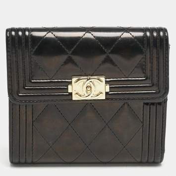 Pre Owned Chanel Black Quilted Patent Leather Boy Compact Wallet