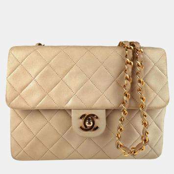 مملوكة مسبقًا Chanel Beige Lambskin Shoulder Bag 