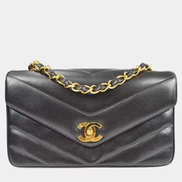 Pre Owned Chanel Black Lambskin Chevron Chain Shoulder Bag 
