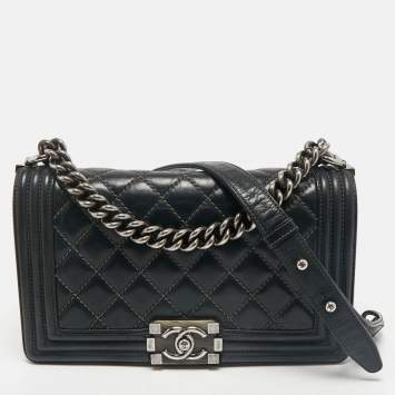 Pre Owned Chanel Black Quilted Leather Medium Boy Flap Bag