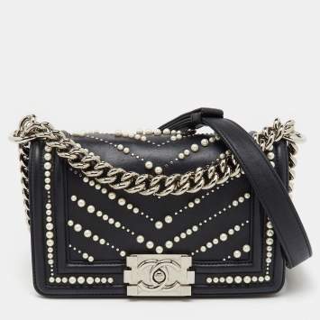Pre Owned Chanel Black Leather Pearl Chevron Small Boy Flap Bag