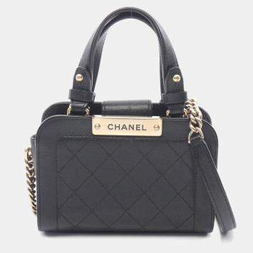 Pre Owned Chanel Label Click Black Leather Shoulder Bag