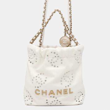 Chanel 22 White Shiny Calf Leather Shoulder Bag