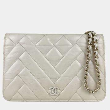 Chanel Chain Wallet Leather White
