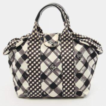 Pre Owned Chanel Cruise White Grey Black Canvas Tote Bag