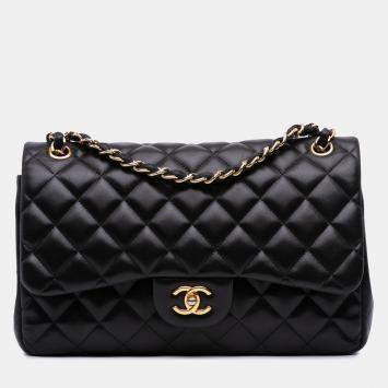 Pre Owned Chanel Black Jumbo Classic Lambskin Double Flap
