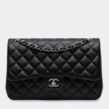 Pre Owned Chanel Black Jumbo Classic Lambskin Double Flap