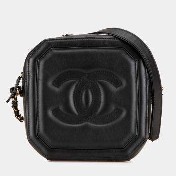 Pre Owned Chanel Black CC Quilted Lambskin Octagon Camera Case