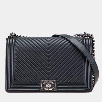 Chanel Black Medium Chevron Wrinkled Lambskin Boy Flap